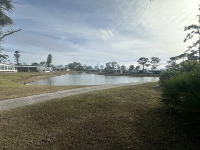 Beautiful 2 bedroom / 2-bathroom cozy home on the 18th tee box! on Lake Fairways Country Club in Florida - for sale on GolfHomes.com, golf home, golf lot