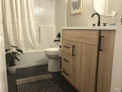 WOW!! Another price reduction.... ($25,000) off original listing on Lakeview Golf Club in Idaho - for sale on GolfHomes.com, golf home, golf lot