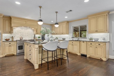 Welcome to your dream home in the heart of Stevens Park. This on Stevens Park Golf Course in Texas - for sale on GolfHomes.com, golf home, golf lot