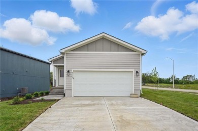 **Live where it feels like you're on vacation every day.** on Golf Club of Creekmoor in Missouri - for sale on GolfHomes.com, golf home, golf lot