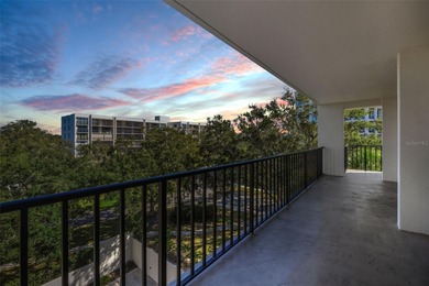 Under contract-accepting backup offers. One or more photo(s) has on Belleair Country Club in Florida - for sale on GolfHomes.com, golf home, golf lot