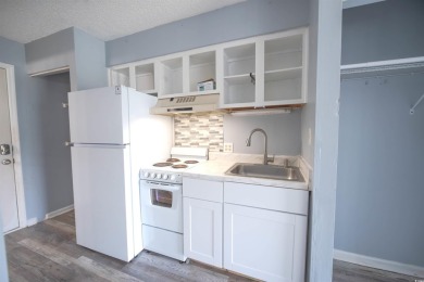 This NMB Golf and Tennis extra-large efficiency is an affordable on Possum Trot Golf Course in South Carolina - for sale on GolfHomes.com, golf home, golf lot