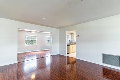 ROOF is 2018! Enjoy every sunny day in this delightful villa on Leisureville Community Golf Course in Florida - for sale on GolfHomes.com, golf home, golf lot