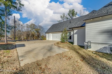 This is the ONE!!!  Well maintained 4bd/3bath in desirable on Lake Caroline Golf Club in Mississippi - for sale on GolfHomes.com, golf home, golf lot