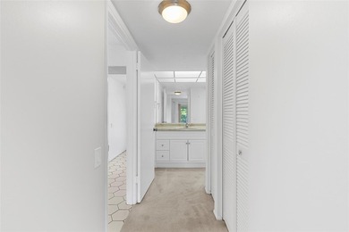 Welcome to this charming and spacious 2nd-floor condo located in on Wynmoor Golf Course in Florida - for sale on GolfHomes.com, golf home, golf lot