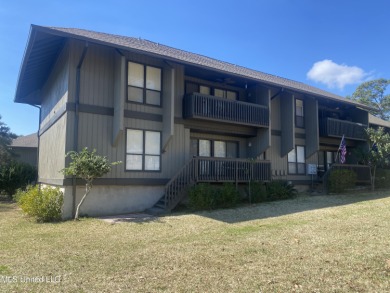 Corner unit in Lanai Village -  You can enjoy your morning on Diamondhead Country Club in Mississippi - for sale on GolfHomes.com, golf home, golf lot
