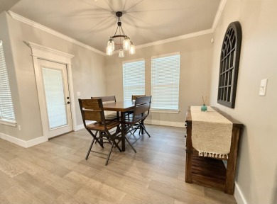 This beautifully maintained one-owner home sits in a desirable on Pheasant Run in Oklahoma - for sale on GolfHomes.com, golf home, golf lot