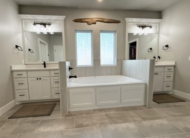 This beautifully maintained one-owner home sits in a desirable on Pheasant Run in Oklahoma - for sale on GolfHomes.com, golf home, golf lot