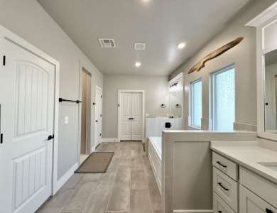 This beautifully maintained one-owner home sits in a desirable on Pheasant Run in Oklahoma - for sale on GolfHomes.com, golf home, golf lot
