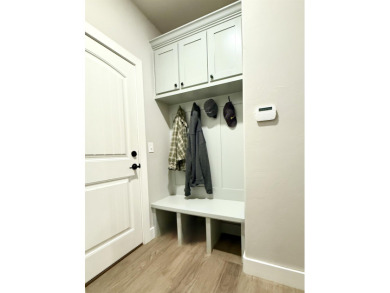 This beautifully maintained one-owner home sits in a desirable on Pheasant Run in Oklahoma - for sale on GolfHomes.com, golf home, golf lot