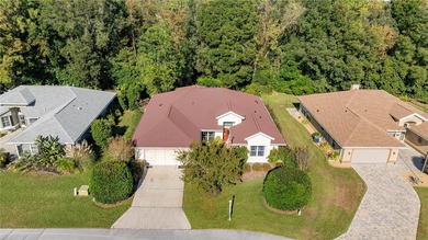 Welcome to this well-maintained home in the premier 55+ Oak Run on Royal Oaks Golf Club in Florida - for sale on GolfHomes.com, golf home, golf lot