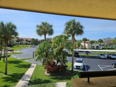 Enjoy this beautiful 2 bedroom 2 bath condo with a fabulous view on Heritage Ridge Golf Club in Florida - for sale on GolfHomes.com, golf home, golf lot
