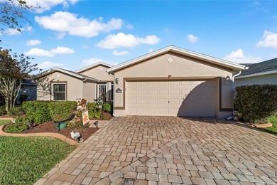 Now available in Summerglen, Ocala: a 2-bedroom, 2-bath home on Summerglen Country Club in Florida - for sale on GolfHomes.com, golf home, golf lot