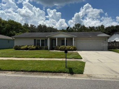 Under contract-accepting backup offers. Welcome to this move-in on Northdale Golf and Tennis Club in Florida - for sale on GolfHomes.com, golf home, golf lot