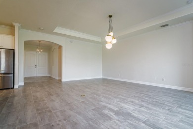 WELCOME TO THIS SOUGHT-AFTER SUMMERVILLE MODEL! This 3-bedroom on Esplanade Golf and Country at Lakewood Ranch in Florida - for sale on GolfHomes.com, golf home, golf lot