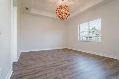 WELCOME TO THIS SOUGHT-AFTER SUMMERVILLE MODEL! This 3-bedroom on Esplanade Golf and Country at Lakewood Ranch in Florida - for sale on GolfHomes.com, golf home, golf lot