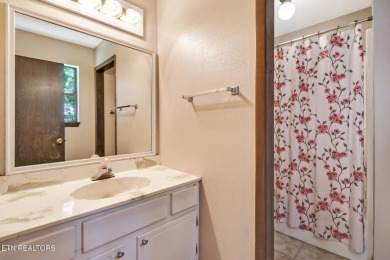 Nice ranch style home in a great location-within minutes of on Druid Hills Golf Club in Tennessee - for sale on GolfHomes.com, golf home, golf lot