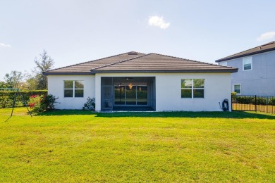 WELCOME TO THIS SOUGHT-AFTER SUMMERVILLE MODEL! This 3-bedroom on Esplanade Golf and Country at Lakewood Ranch in Florida - for sale on GolfHomes.com, golf home, golf lot