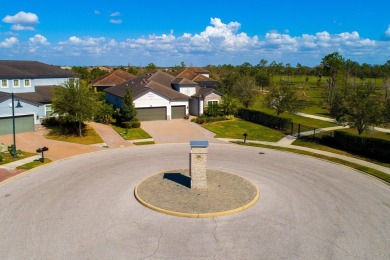 WELCOME TO THIS SOUGHT-AFTER SUMMERVILLE MODEL! This 3-bedroom on Esplanade Golf and Country at Lakewood Ranch in Florida - for sale on GolfHomes.com, golf home, golf lot