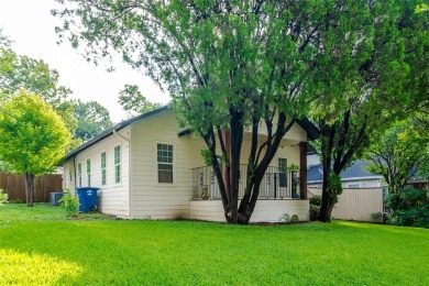 Welcome outdoor lovers to these 4 beds 2 baths with a private in on Tenison Park Golf Club in Texas - for sale on GolfHomes.com, golf home, golf lot