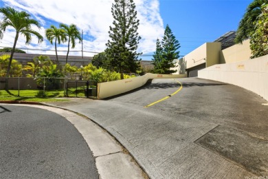 Nice and breezy! This high-floor unit offers beautiful mountain on Honolulu Country Club in Hawaii - for sale on GolfHomes.com, golf home, golf lot