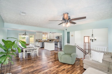 Gorgeous, Cozy, Well Loved, & Updated!  This 3 bed, 3 full bath on Battlefield Golf and Country Club in Kentucky - for sale on GolfHomes.com, golf home, golf lot