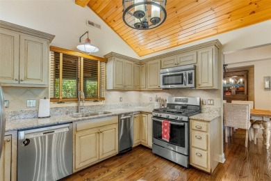 Welcome to 36 Rocky Ridge Road, Highlands NC -- a refined on Highlands Falls Country Club in North Carolina - for sale on GolfHomes.com, golf home, golf lot