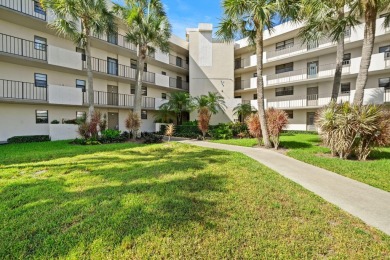 Oversized one bedroom, two and one half bath condo. Convertible on Deer Creek Golf Club in Florida - for sale on GolfHomes.com, golf home, golf lot