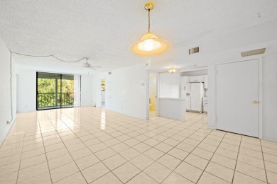 Oversized one bedroom, two and one half bath condo. Convertible on Deer Creek Golf Club in Florida - for sale on GolfHomes.com, golf home, golf lot