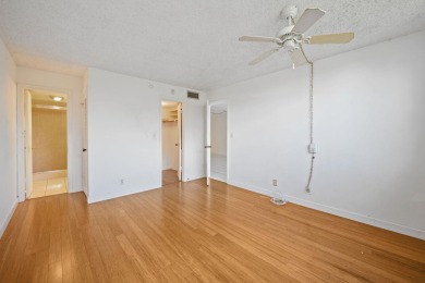 Oversized one bedroom, two and one half bath condo. Convertible on Deer Creek Golf Club in Florida - for sale on GolfHomes.com, golf home, golf lot