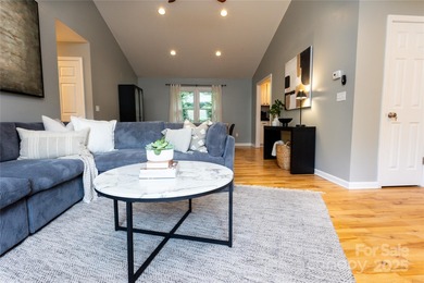 Beautifully furnished 3BR/2BA ranch ideally located within on Black Mountain Golf Course in North Carolina - for sale on GolfHomes.com, golf home, golf lot
