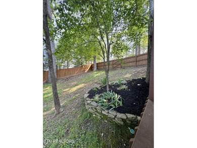 Stunning Log Cabin style Retreat on Norris Lake - Community on The Greens at Deerfield in Tennessee - for sale on GolfHomes.com, golf home, golf lot