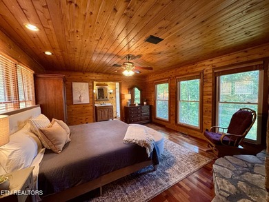 Stunning Log Cabin style Retreat on Norris Lake - Community on The Greens at Deerfield in Tennessee - for sale on GolfHomes.com, golf home, golf lot