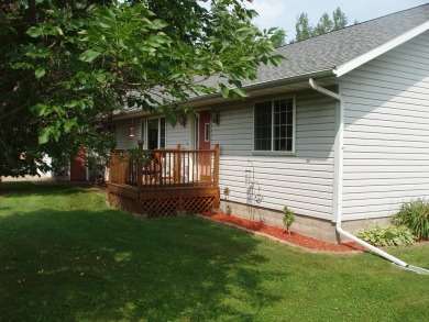 (351/PB) Cherry! Best describes this 3-bedroom, 2-bath home on on Prentice Golf Club in Wisconsin - for sale on GolfHomes.com, golf home, golf lot
