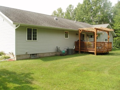 (351/PB) Cherry! Best describes this 3-bedroom, 2-bath home on on Prentice Golf Club in Wisconsin - for sale on GolfHomes.com, golf home, golf lot