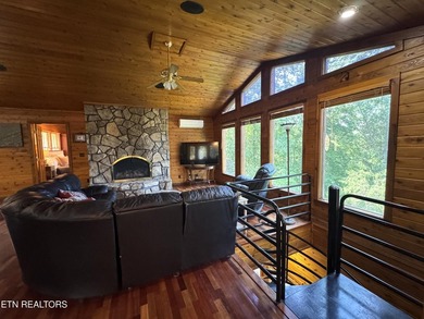 Stunning Log Cabin style Retreat on Norris Lake - Community on The Greens at Deerfield in Tennessee - for sale on GolfHomes.com, golf home, golf lot