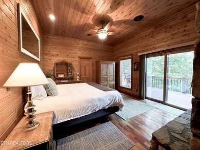 Stunning Log Cabin style Retreat on Norris Lake - Community on The Greens at Deerfield in Tennessee - for sale on GolfHomes.com, golf home, golf lot