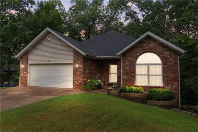 A BEAUTIFUL UPDATED 4BED/3 FULL BATH HOME.  2 LIVING AREAS / 2 on Bella Vista - Metfield Golf Complex and Country Club in Arkansas - for sale on GolfHomes.com, golf home, golf lot