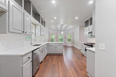 A BEAUTIFUL UPDATED 4BED/3 FULL BATH HOME.  2 LIVING AREAS / 2 on Bella Vista - Metfield Golf Complex and Country Club in Arkansas - for sale on GolfHomes.com, golf home, golf lot