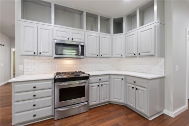 A BEAUTIFUL UPDATED 4BED/3 FULL BATH HOME.  2 LIVING AREAS / 2 on Bella Vista - Metfield Golf Complex and Country Club in Arkansas - for sale on GolfHomes.com, golf home, golf lot