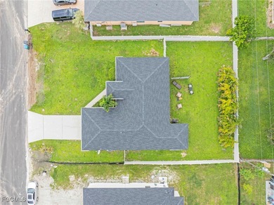 Step into this beautifully maintained 3-bedroom, 2-bathroom on Del Tura Golf and Country Club in Florida - for sale on GolfHomes.com, golf home, golf lot