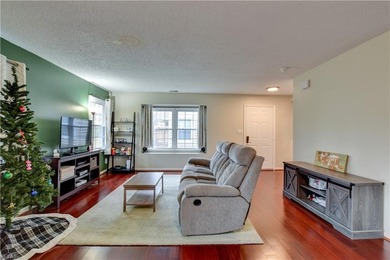 Wonderful updated condo in the heart of Greenbrier. Spacious on Greenbrier Country Club in Virginia - for sale on GolfHomes.com, golf home, golf lot