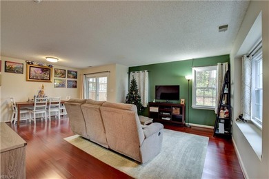 Wonderful updated condo in the heart of Greenbrier. Spacious on Greenbrier Country Club in Virginia - for sale on GolfHomes.com, golf home, golf lot
