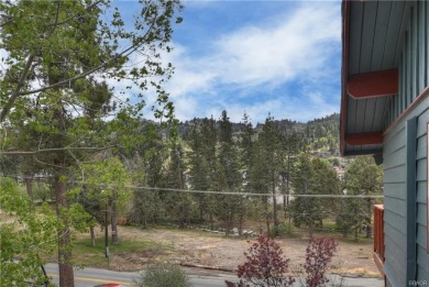 Moonridge Mountain Retreat - Walk to Bear Mountain Ski Resort on Big Bear Mountain Ski and Golf Resort in California - for sale on GolfHomes.com, golf home, golf lot