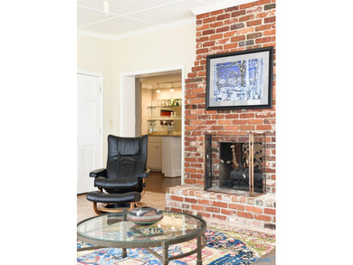 Beautiful 4-bedroom, 2-story full-brick home located in a on Burningtree Country Club in Alabama - for sale on GolfHomes.com, golf home, golf lot