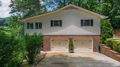 Charming 2 bed, 3 bath home in a peaceful gated golf course on Mill Creek Country Club in North Carolina - for sale on GolfHomes.com, golf home, golf lot