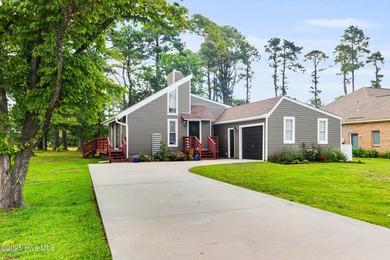 Welcome home to amenity-rich Fairfield Harbour. Three words to on Harbour Point Golf Club in North Carolina - for sale on GolfHomes.com, golf home, golf lot