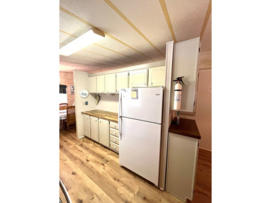 BRING YOUR BEST OFFER! Located in the highly desirable 55+ on Sun n Lake Golf and Country Club in Florida - for sale on GolfHomes.com, golf home, golf lot