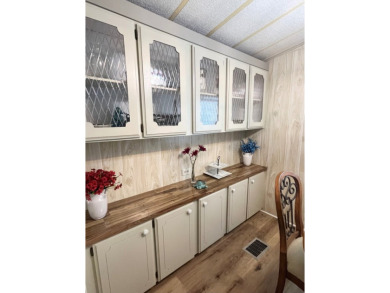 BRING YOUR BEST OFFER! Located in the highly desirable 55+ on Sun n Lake Golf and Country Club in Florida - for sale on GolfHomes.com, golf home, golf lot