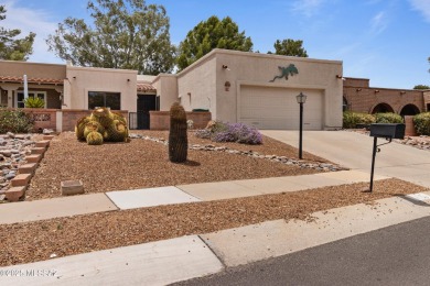 Welcome to this delightful 2-bedroom, 2 full bathroom home on Country Club of Green Valley in Arizona - for sale on GolfHomes.com, golf home, golf lot
